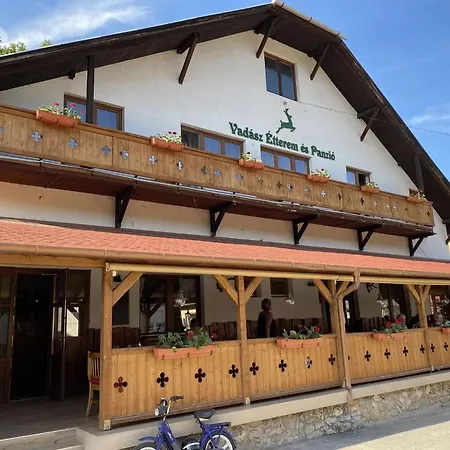 Couette-café Vadász étterem és Panzió