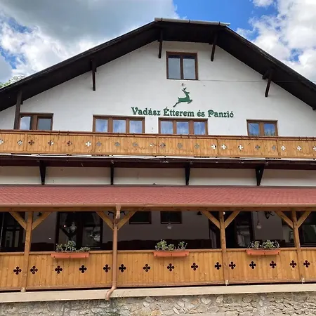 Couette-café Vadász étterem és Panzió 3*