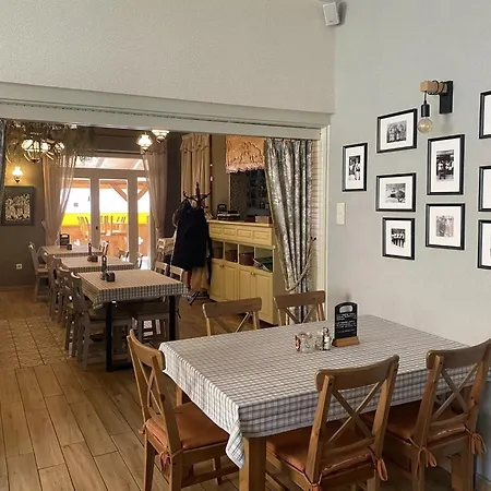 Couette-café Vadász étterem és Panzió Repashuta