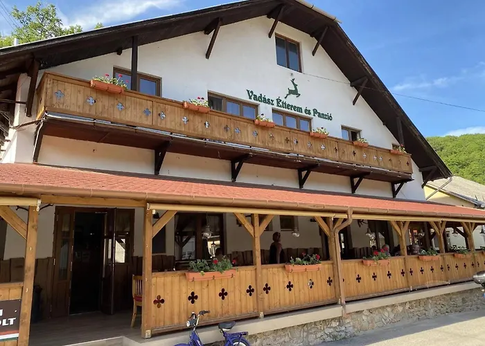 Bed & Breakfast Vadasz Etterem Es Panzio