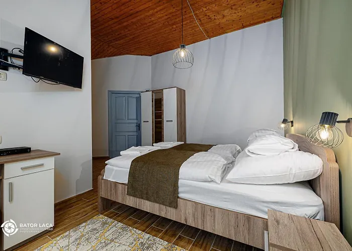 Vadasz Etterem Es Panzio Bed & Breakfast 3*