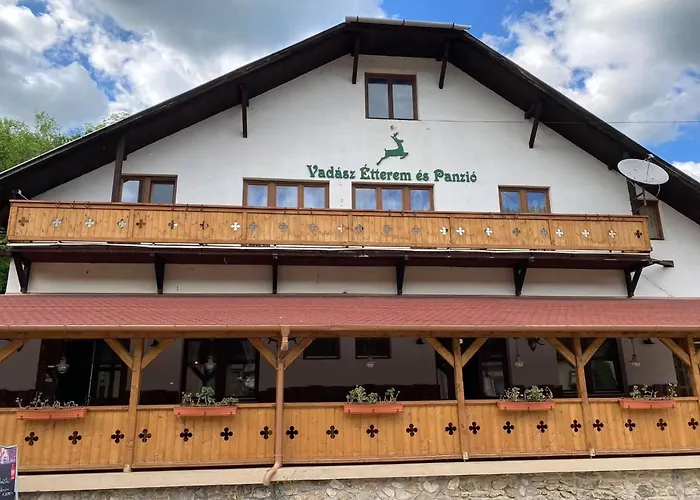 Oda ve Kahvaltı Vadasz Etterem Es Panzio 3*